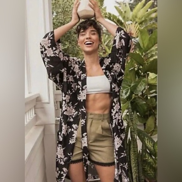 Spiritual Gangster Black & White Floral Maya Kimono, One Size Lightweight/flowy - Picture 2 of 9